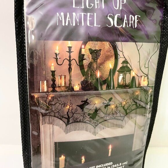 Halloween Hocus Pocus Sanderson Sisters Light Up Mantel Scarf - Picture 3 of 7